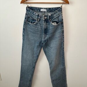 Zara Straight Lef Jeans